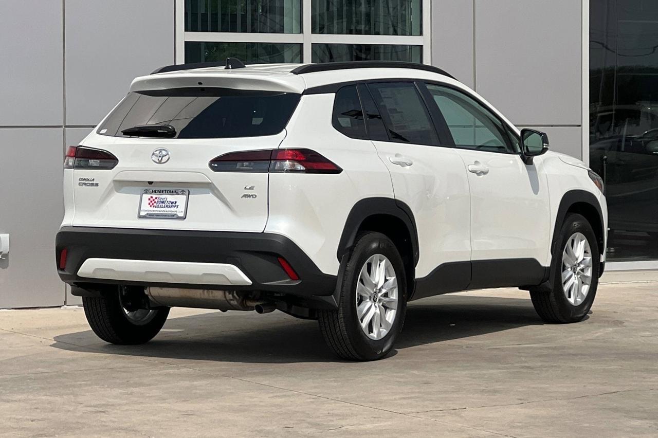 2026 Toyota Corolla Cross LE Ontario OR