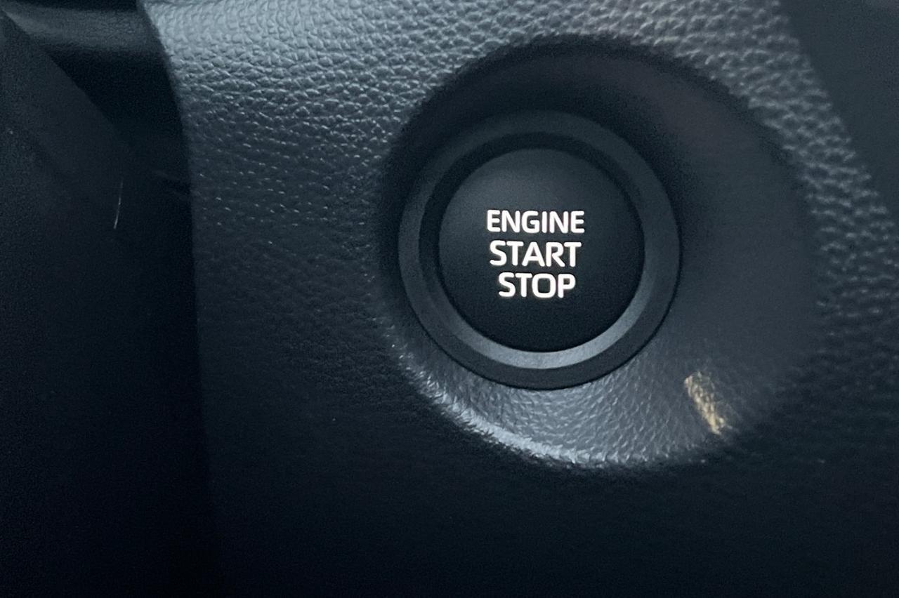 2026 Toyota Corolla Cross LE Ontario OR