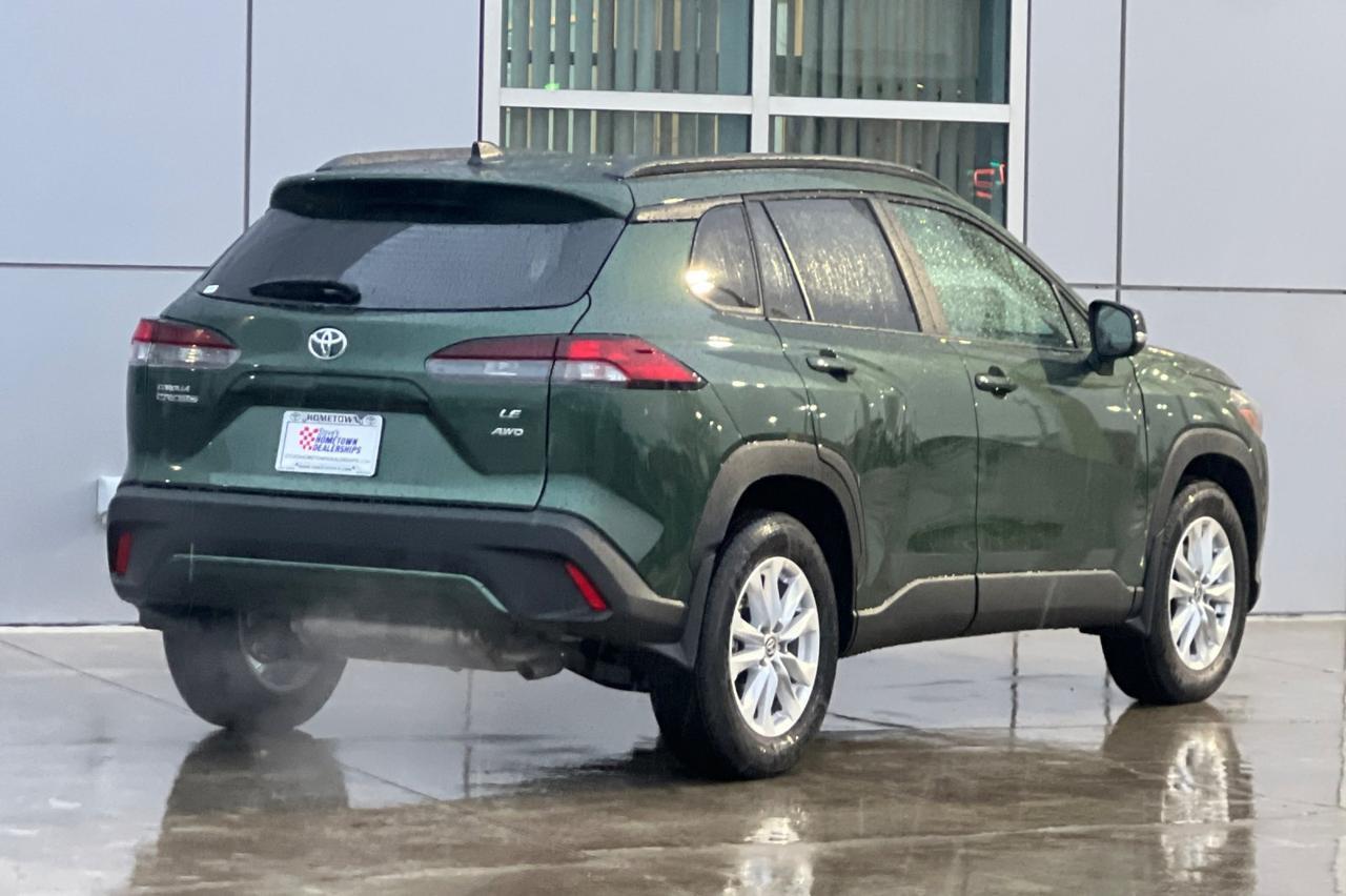 2026 Toyota Corolla Cross LE Ontario OR