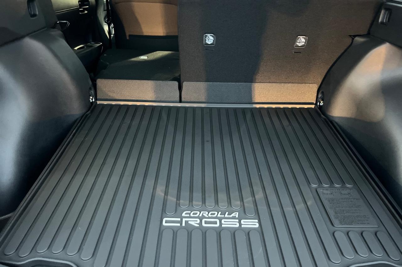 2026 Toyota Corolla Cross LE Ontario OR