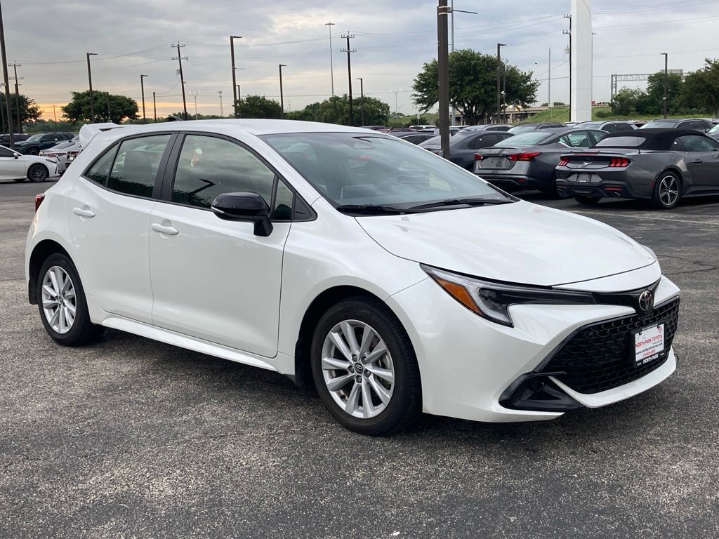 2026 Toyota Corolla Hatchback SE