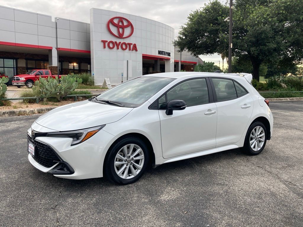 2026 Toyota Corolla Hatchback SE