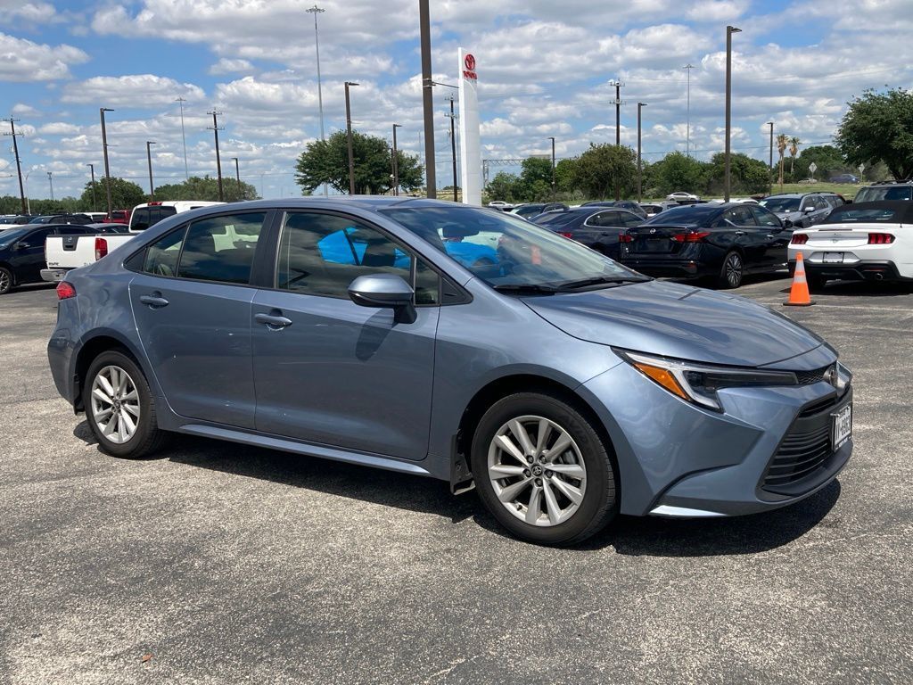 2026 Toyota Corolla Hybrid LE