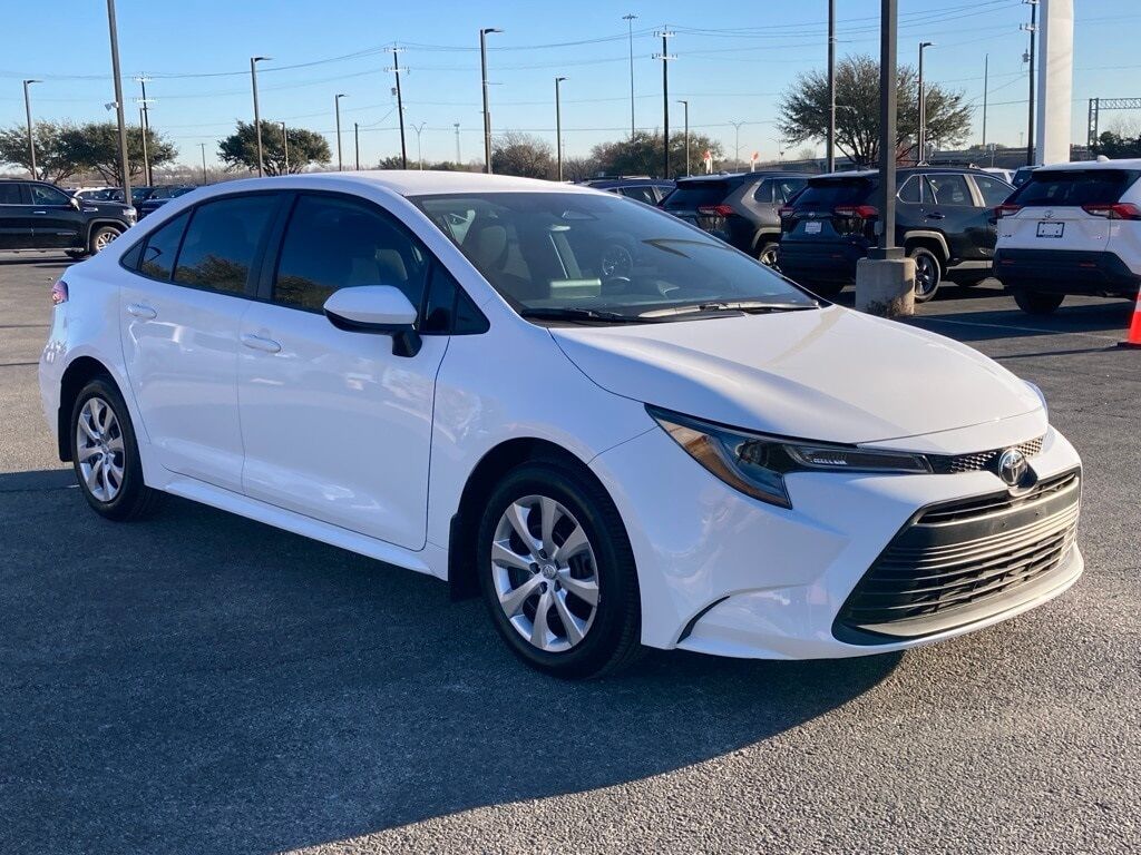 2026 Toyota Corolla LE