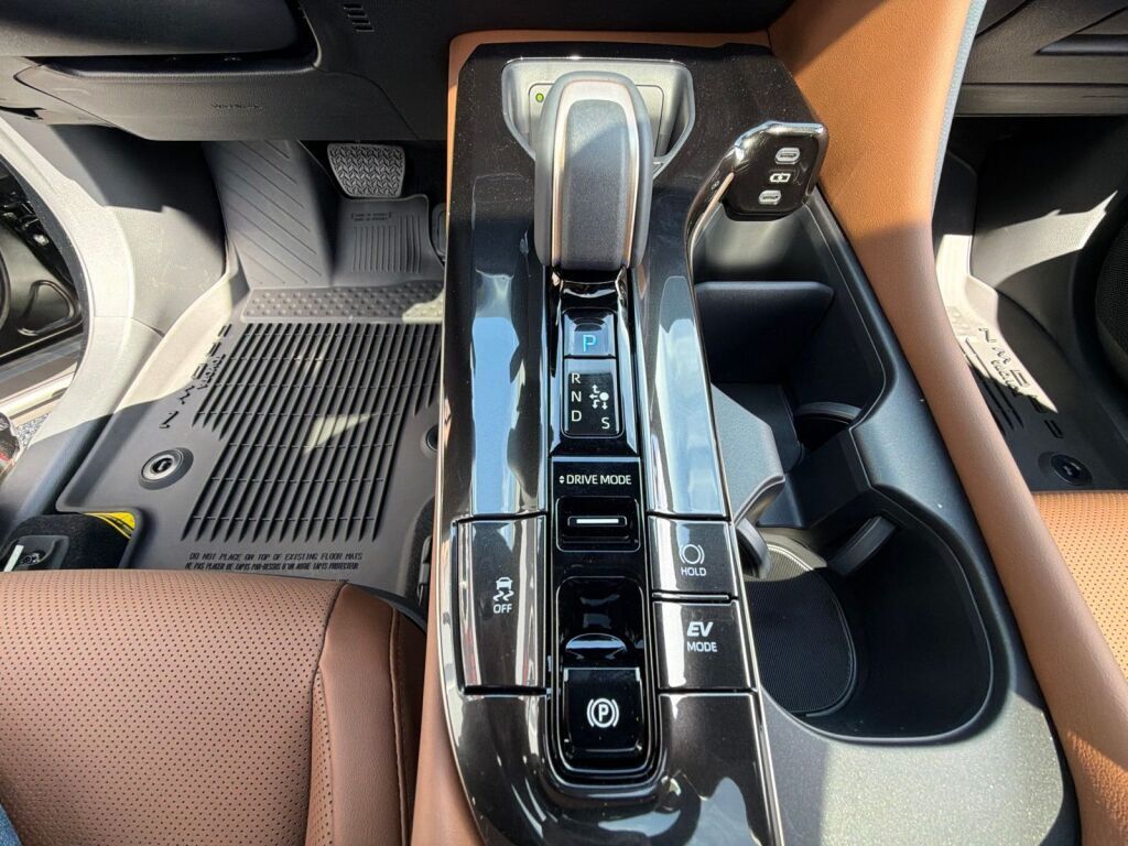 2026 Toyota Crown Signia Limited Fredericksburg VA