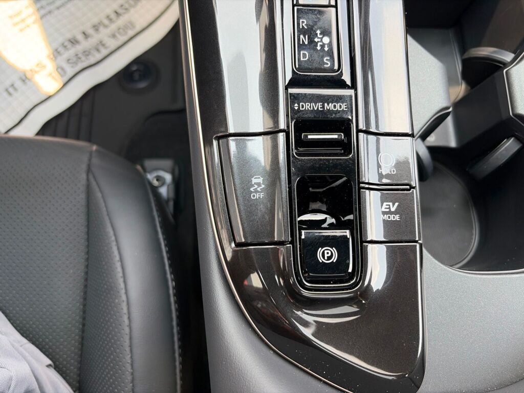 2026 Toyota Crown Signia Limited Fredericksburg VA