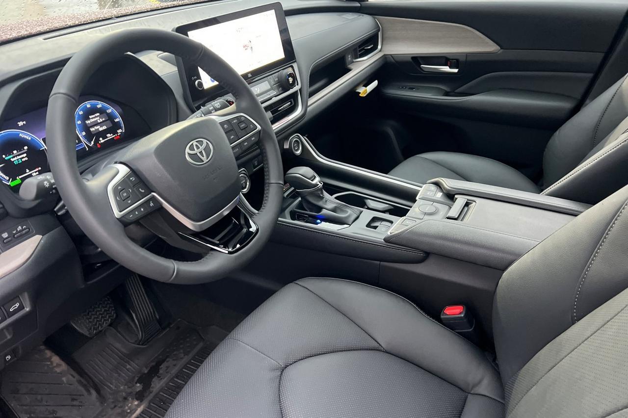 2026 Toyota Grand Highlander Hybrid Limited Ontario OR