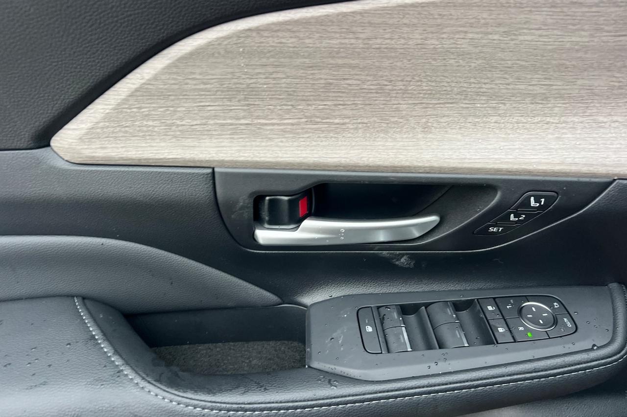 2026 Toyota Grand Highlander Hybrid Limited Ontario OR