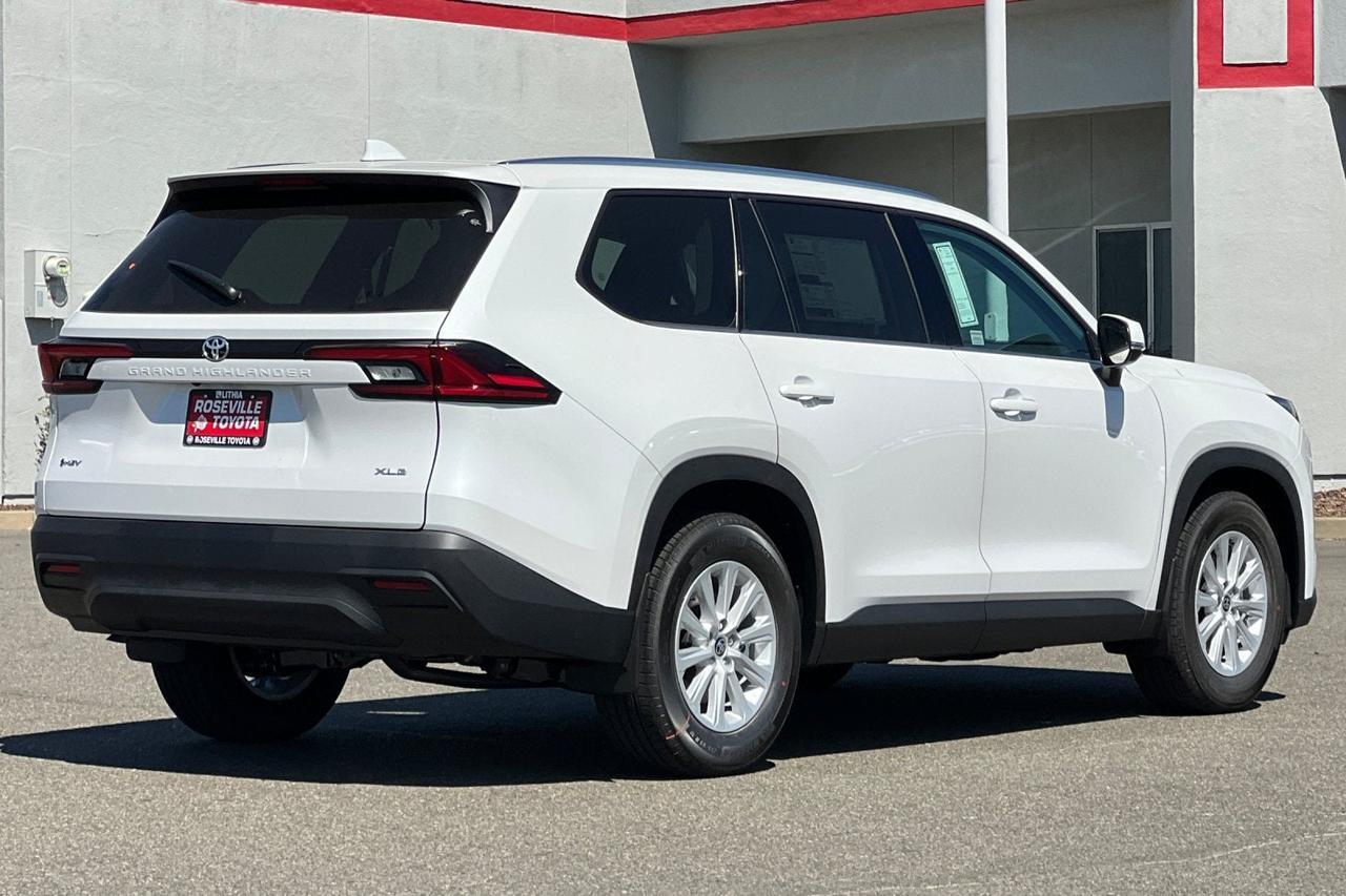 2026 Toyota Grand Highlander Hybrid XLE