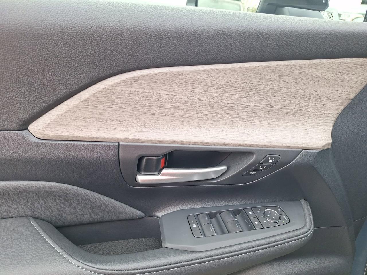 2026 Toyota Grand Highlander Limited Hurst TX