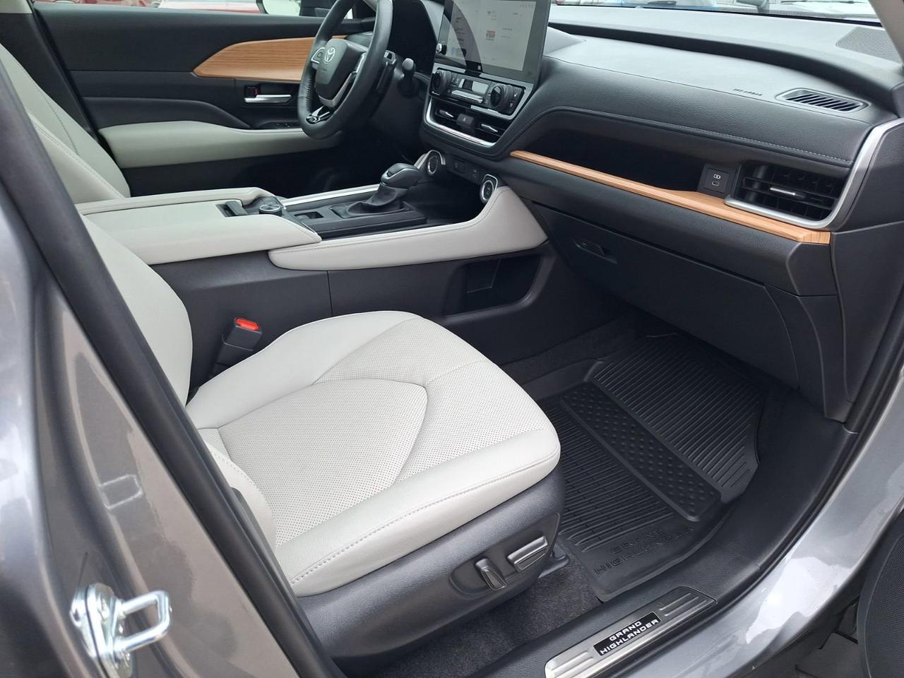 2026 Toyota Grand Highlander Platinum Hurst TX