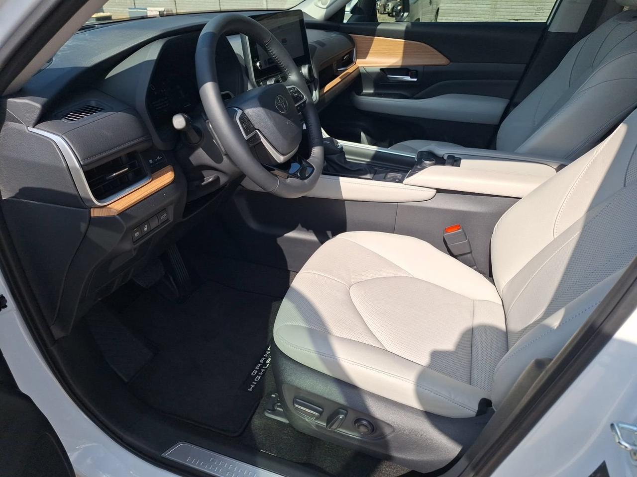 2026 Toyota Grand Highlander Platinum Hurst TX