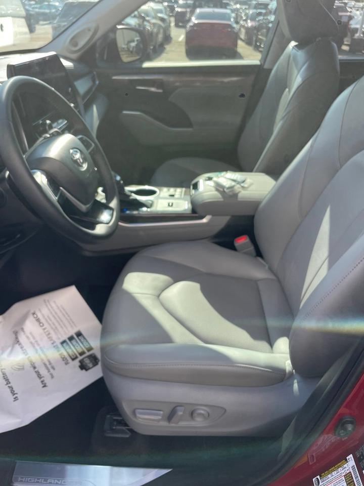 2026 Toyota Highlander Hybrid Limited Hurst TX