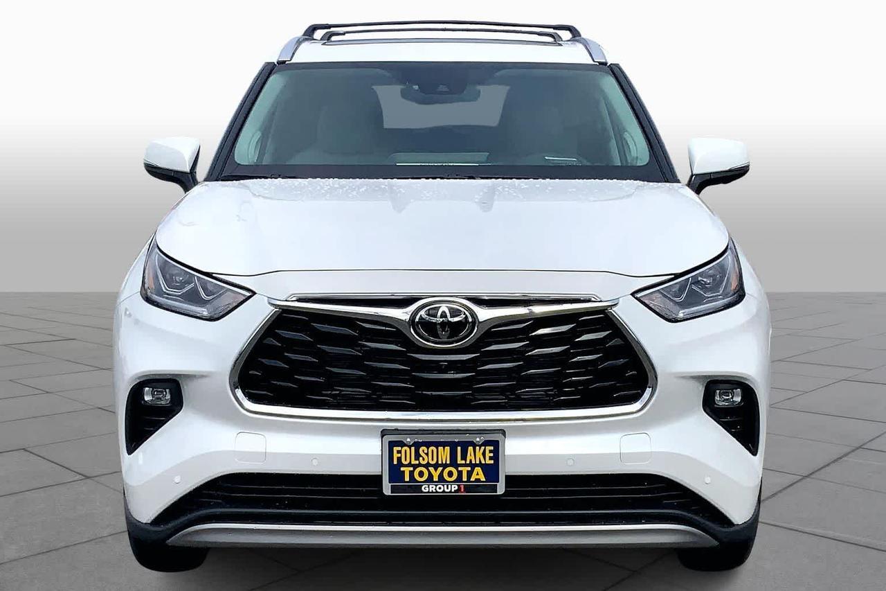 2026 Toyota Highlander Hybrid Platinum