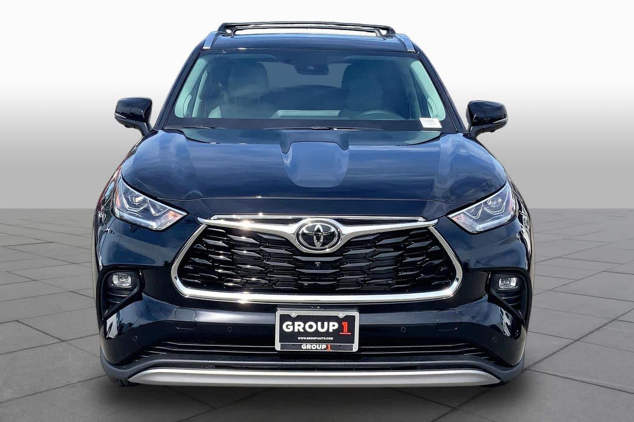 2026 Toyota Highlander Hybrid Platinum