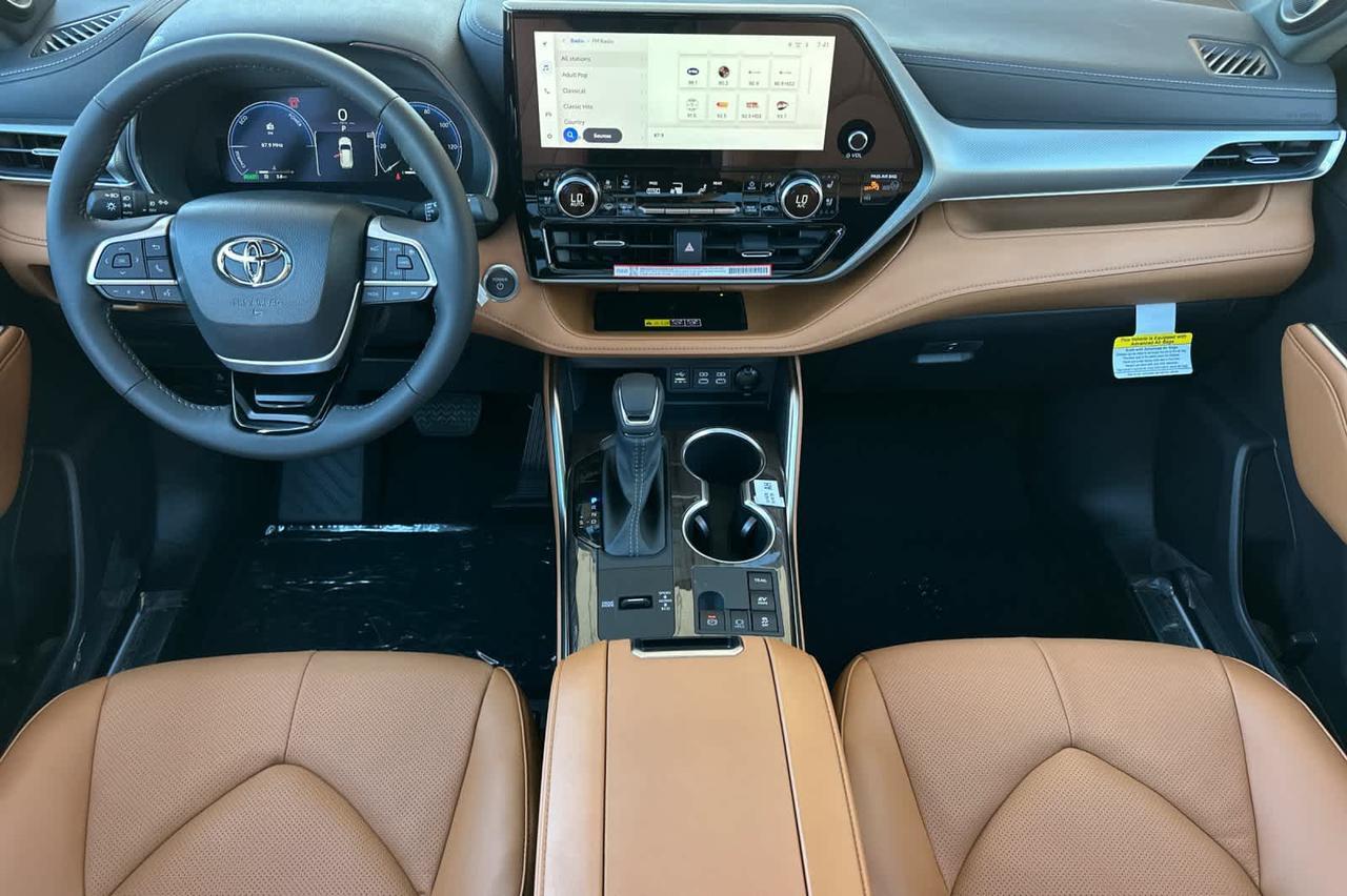 2026 Toyota Highlander Hybrid Platinum