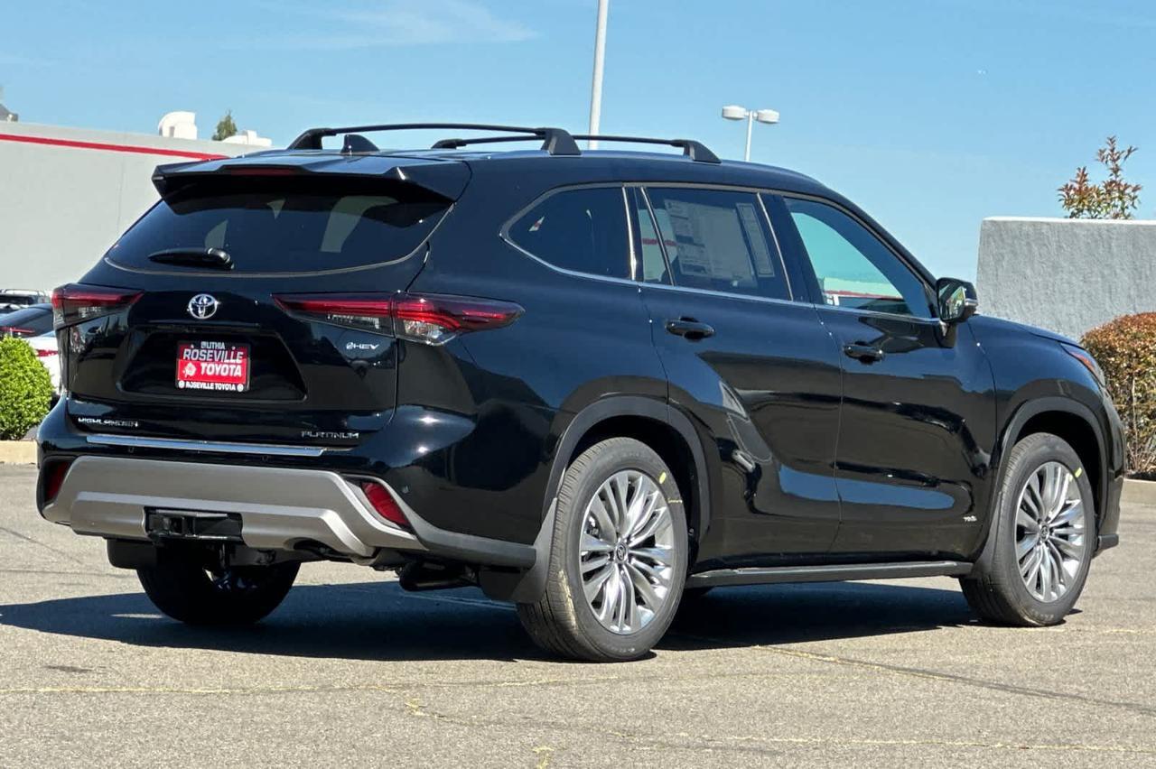 2026 Toyota Highlander Hybrid Platinum
