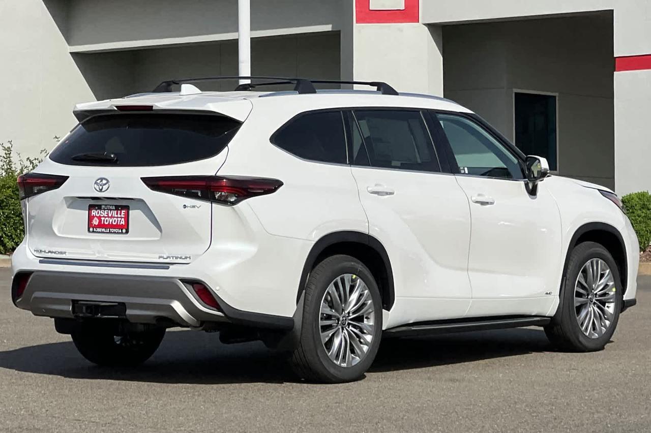 2026 Toyota Highlander Hybrid Platinum