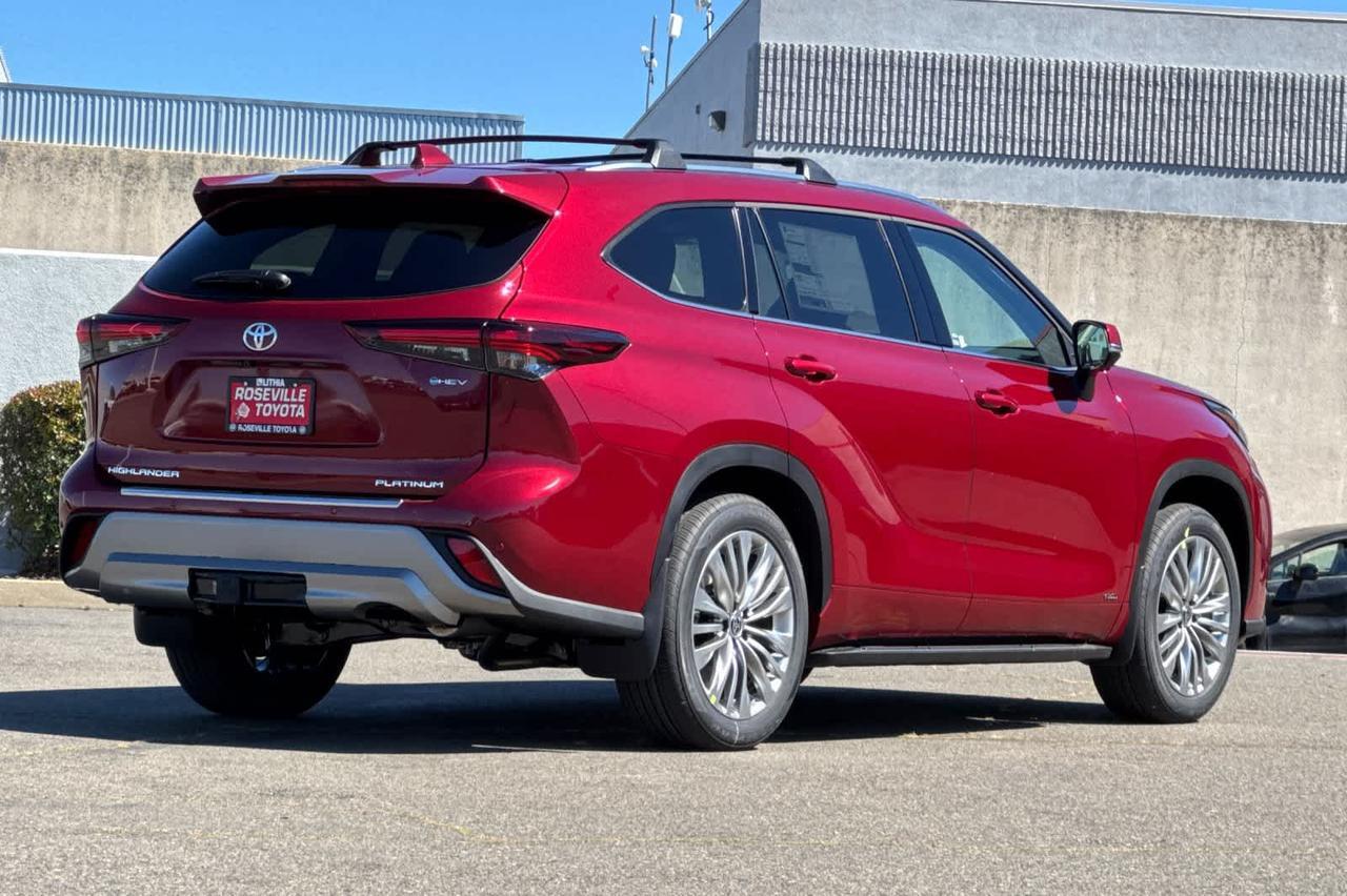 2026 Toyota Highlander Hybrid Platinum