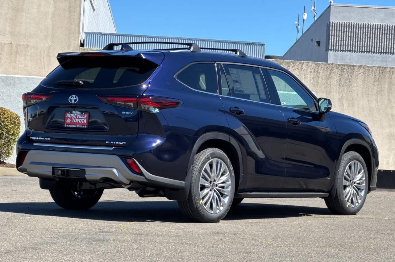 2026 Toyota Highlander Hybrid Platinum