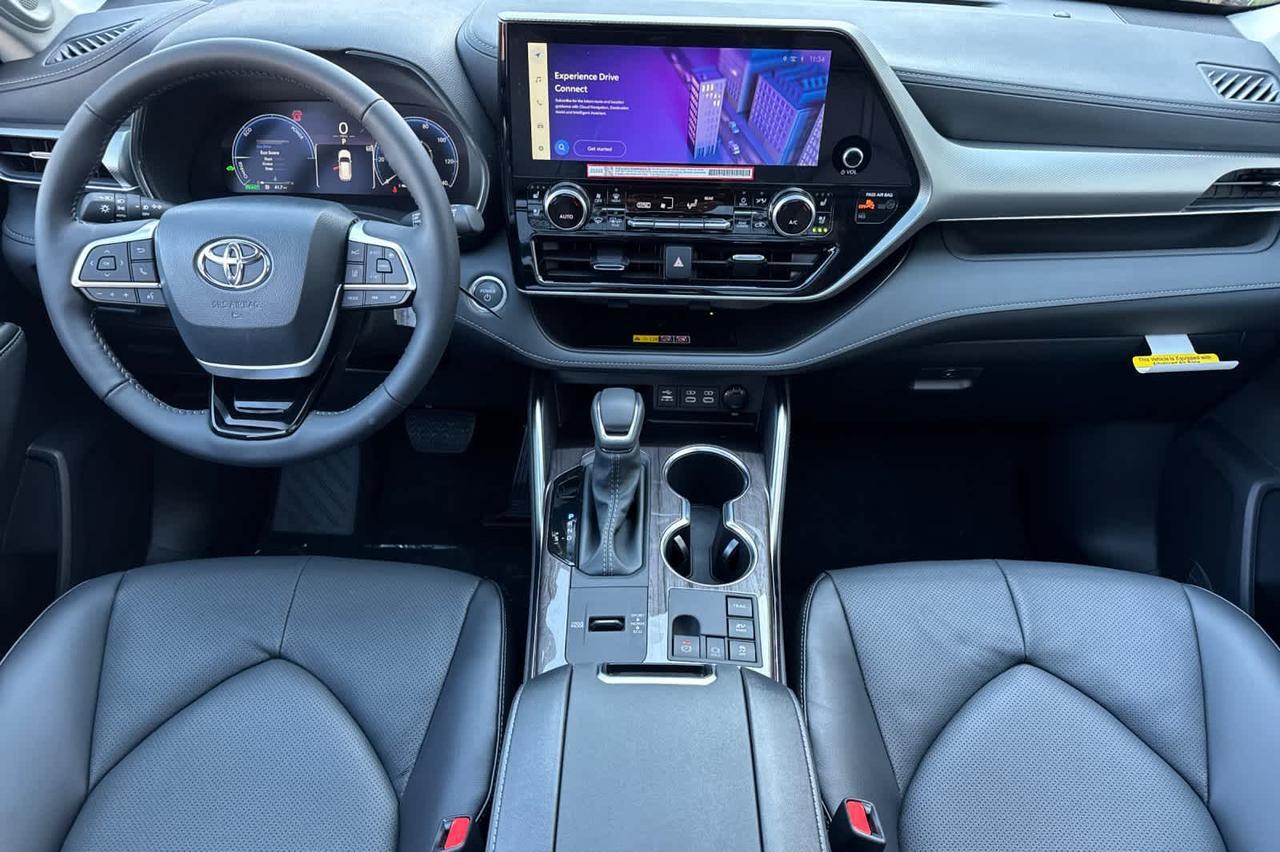 2026 Toyota Highlander Hybrid Platinum