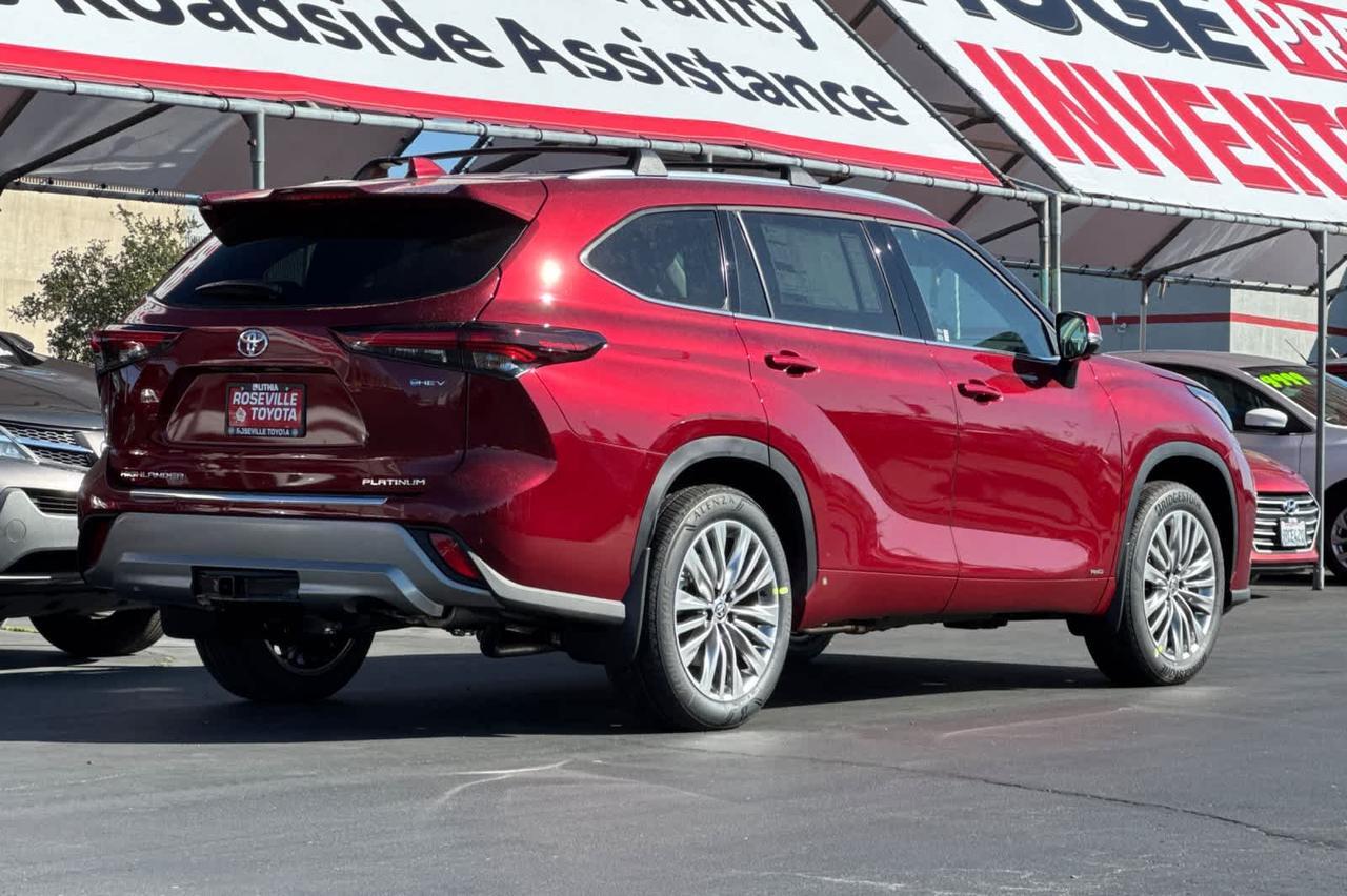 2026 Toyota Highlander Hybrid Platinum