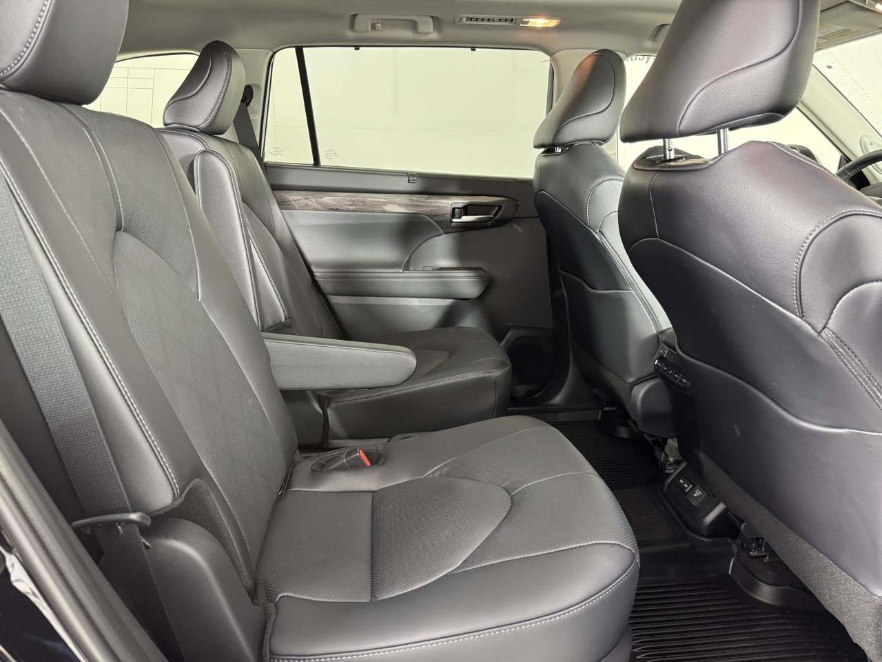 2026 Toyota Highlander Hybrid Platinum Fredericksburg VA