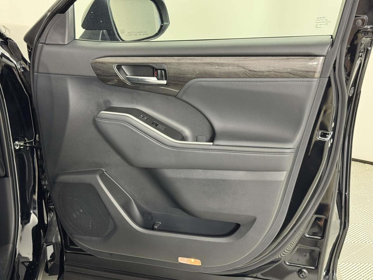 2026 Toyota Highlander Hybrid Platinum Fredericksburg VA