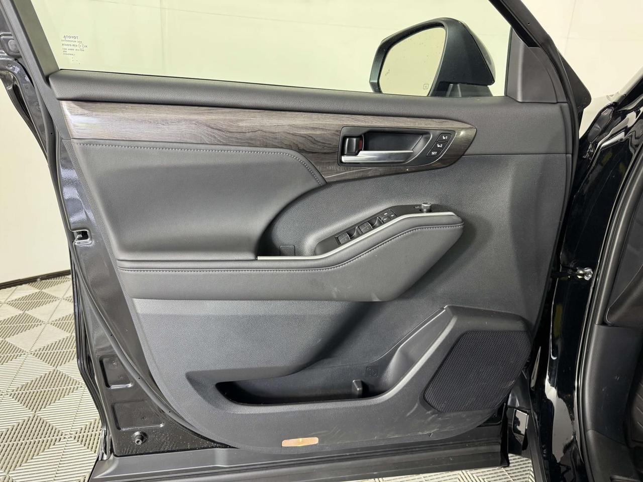 2026 Toyota Highlander Hybrid Platinum Fredericksburg VA