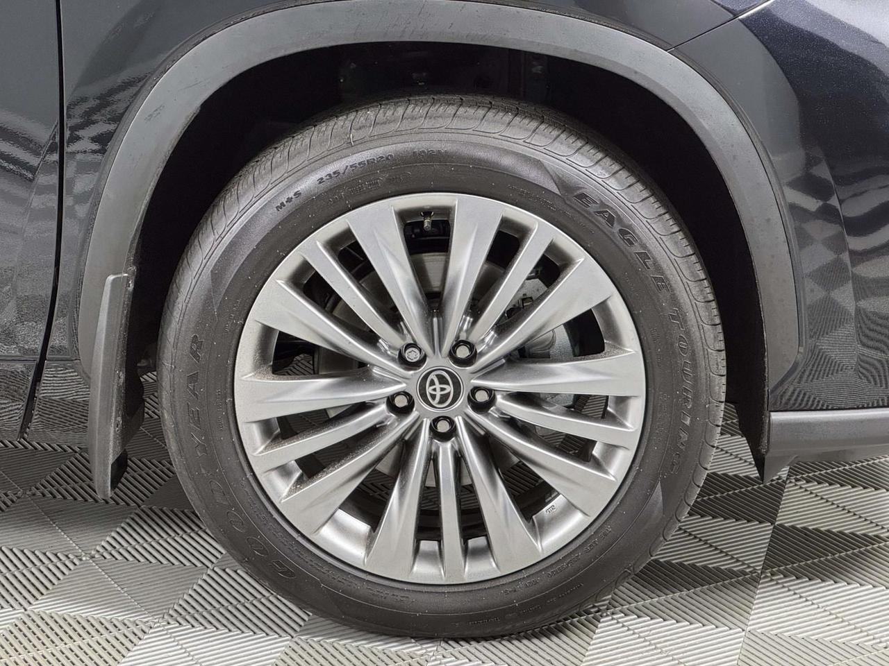 2026 Toyota Highlander Hybrid Platinum Fredericksburg VA