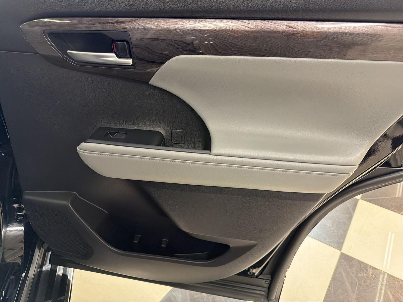 2026 Toyota Highlander Hybrid Platinum Annapolis MD