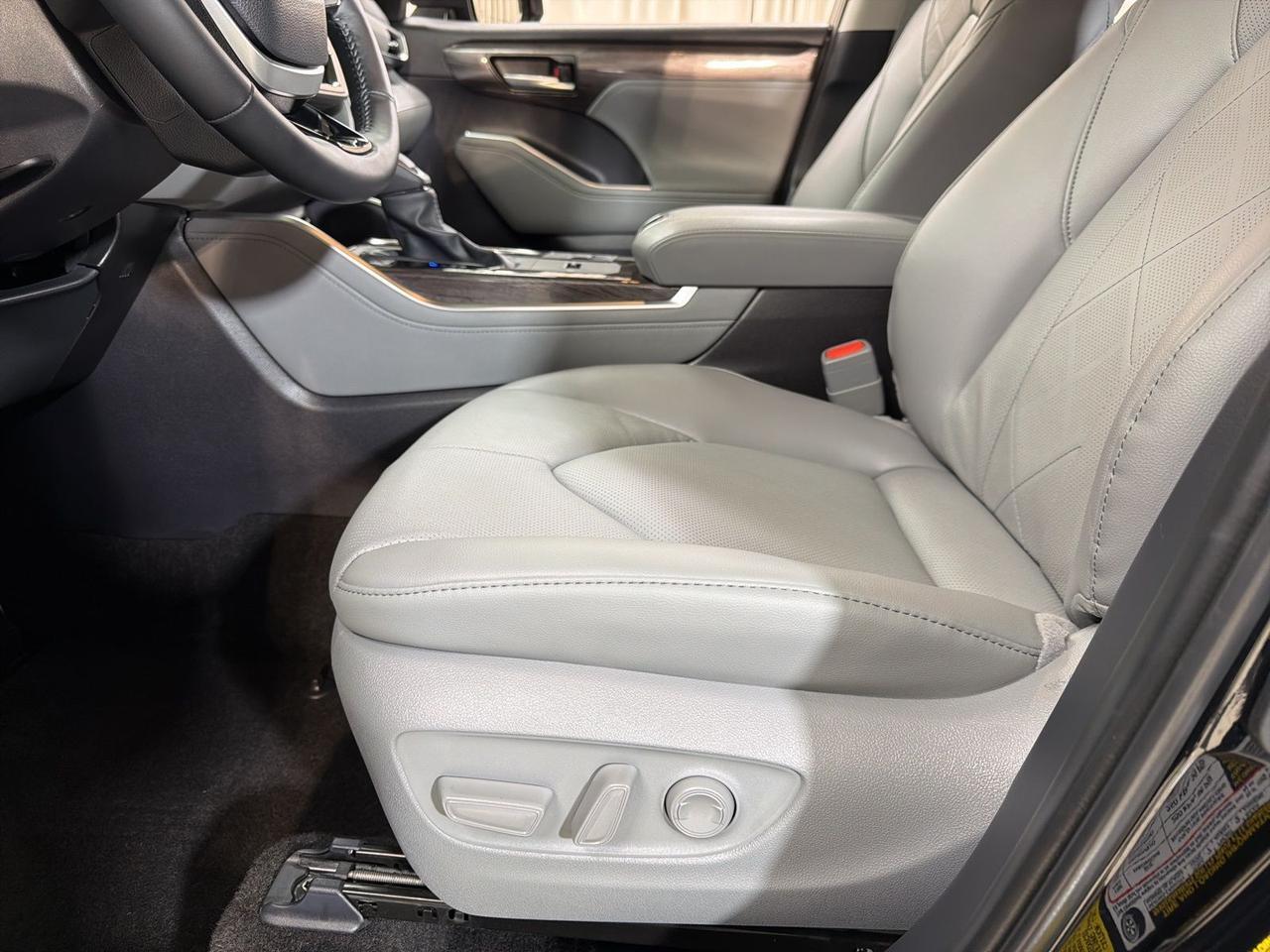 2026 Toyota Highlander Hybrid Platinum Annapolis MD