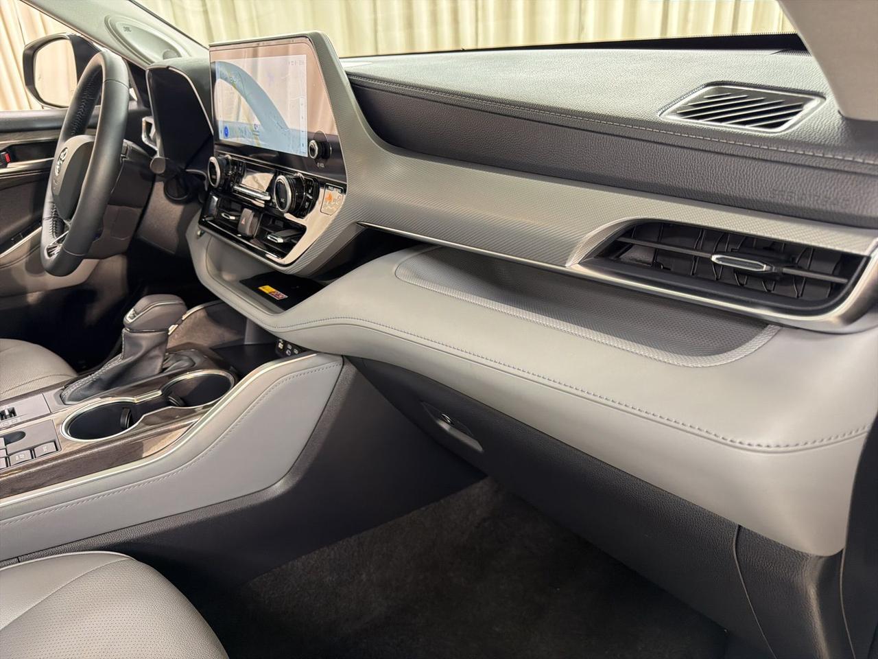 2026 Toyota Highlander Hybrid Platinum Annapolis MD