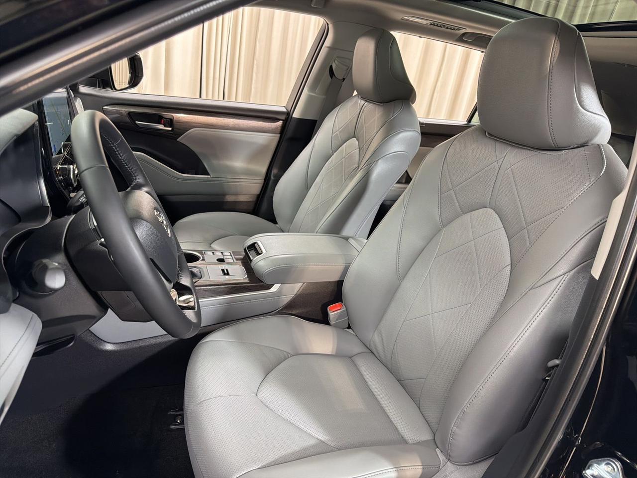 2026 Toyota Highlander Hybrid Platinum Annapolis MD