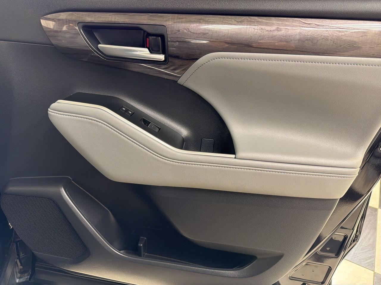 2026 Toyota Highlander Hybrid Platinum Annapolis MD