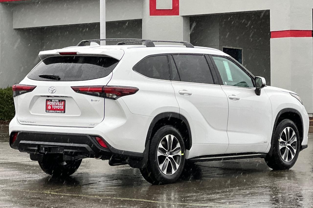 2026 Toyota Highlander Hybrid XLE