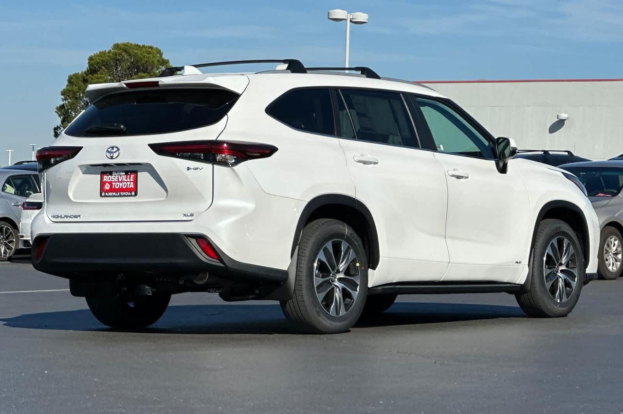 2026 Toyota Highlander Hybrid XLE