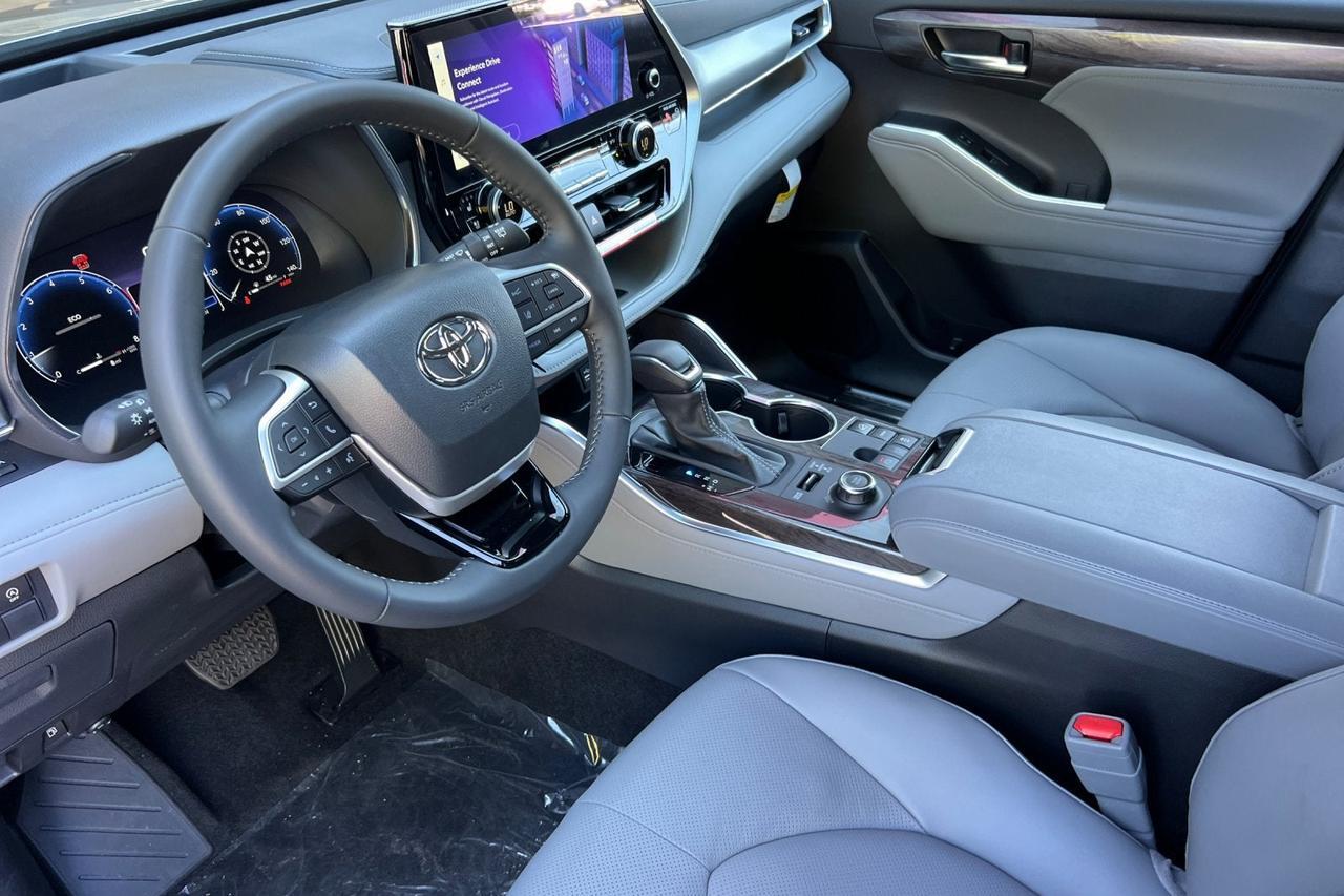 2026 Toyota Highlander Platinum Roseville CA