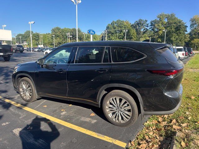 2026 Toyota Highlander Platinum