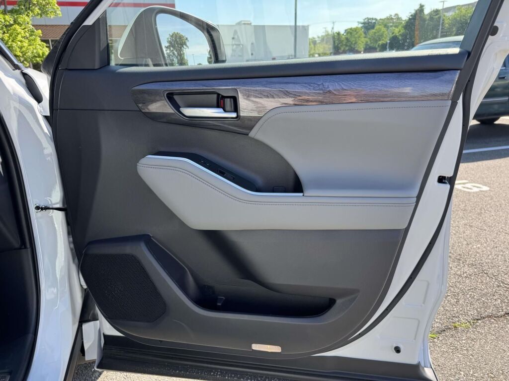 2026 Toyota Highlander Platinum Fredericksburg VA