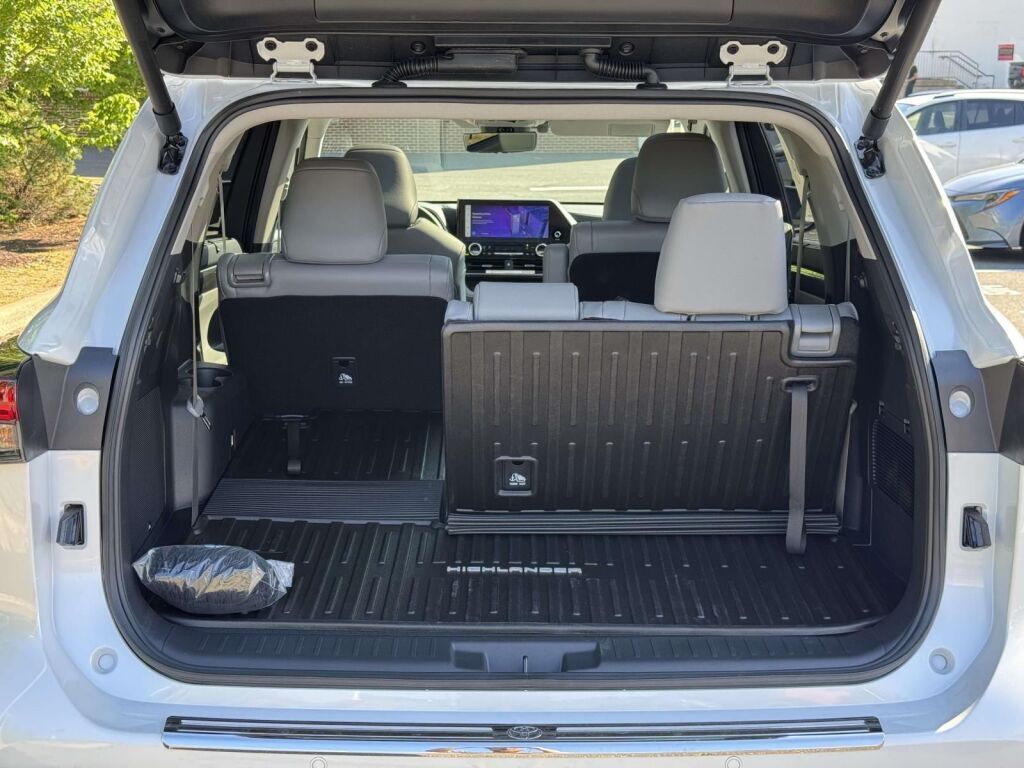 2026 Toyota Highlander Platinum Fredericksburg VA