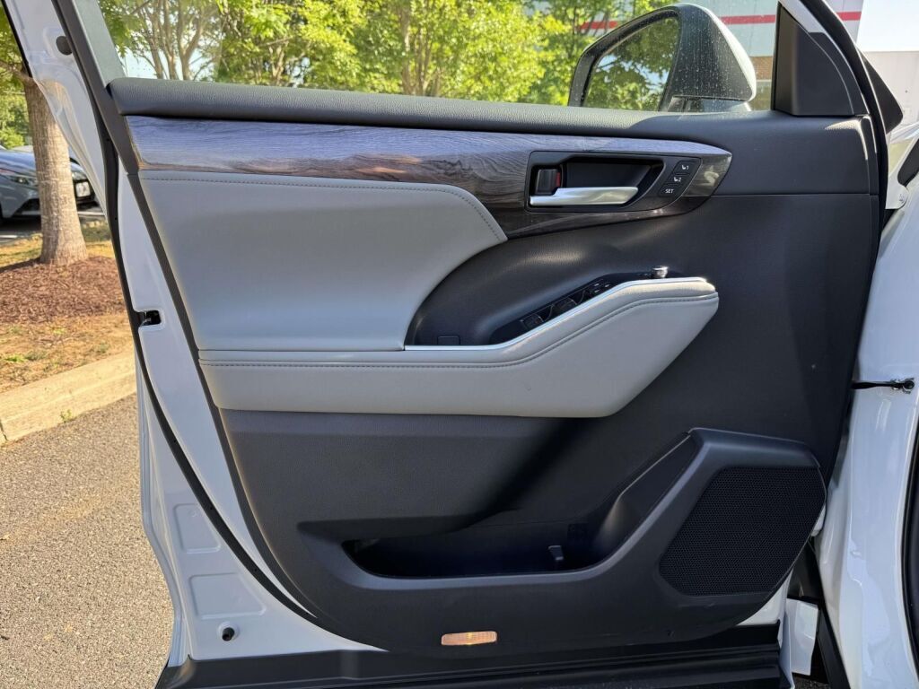 2026 Toyota Highlander Platinum Fredericksburg VA