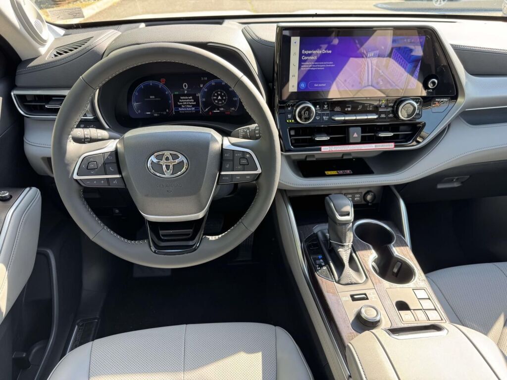 2026 Toyota Highlander Platinum Fredericksburg VA