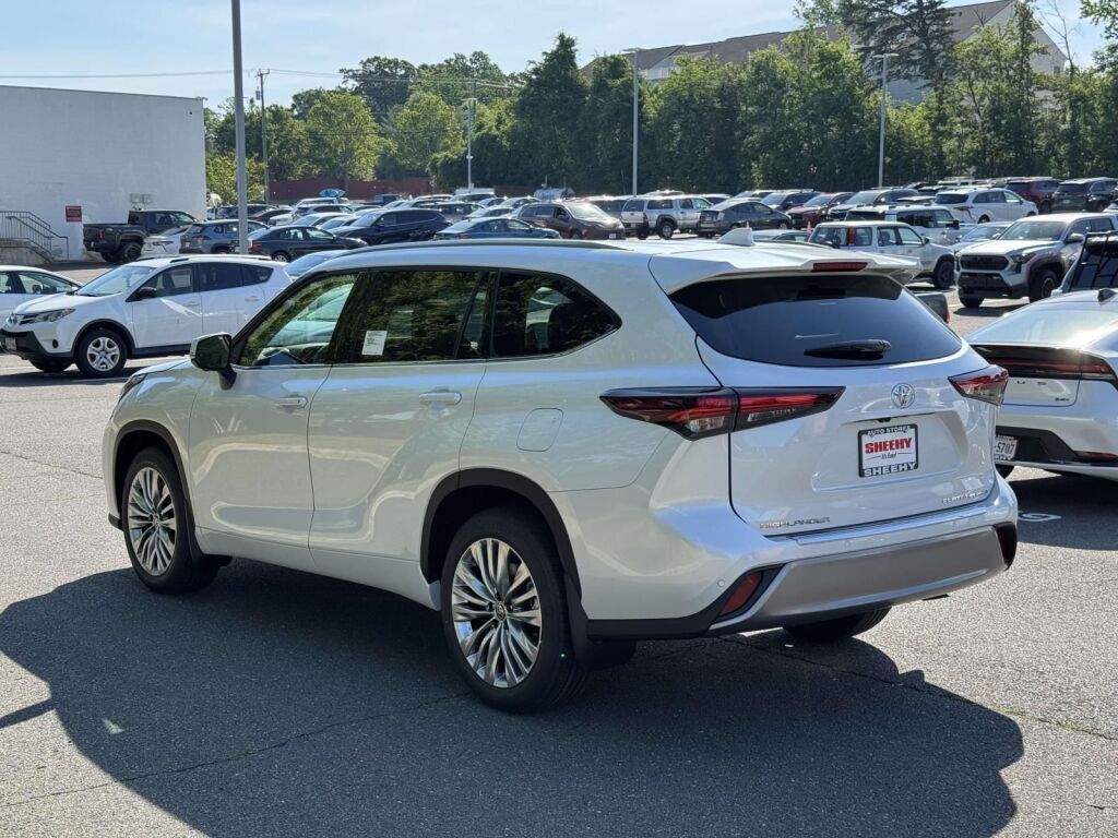 2026 Toyota Highlander Platinum Fredericksburg VA