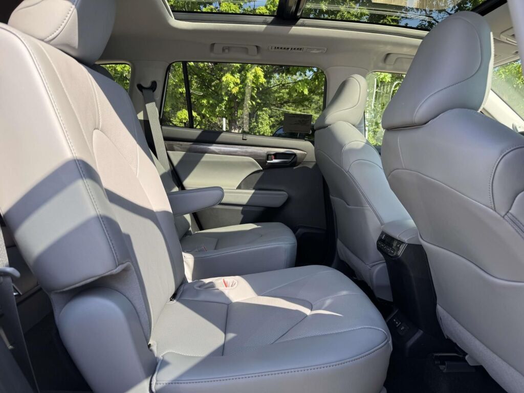 2026 Toyota Highlander Platinum Fredericksburg VA