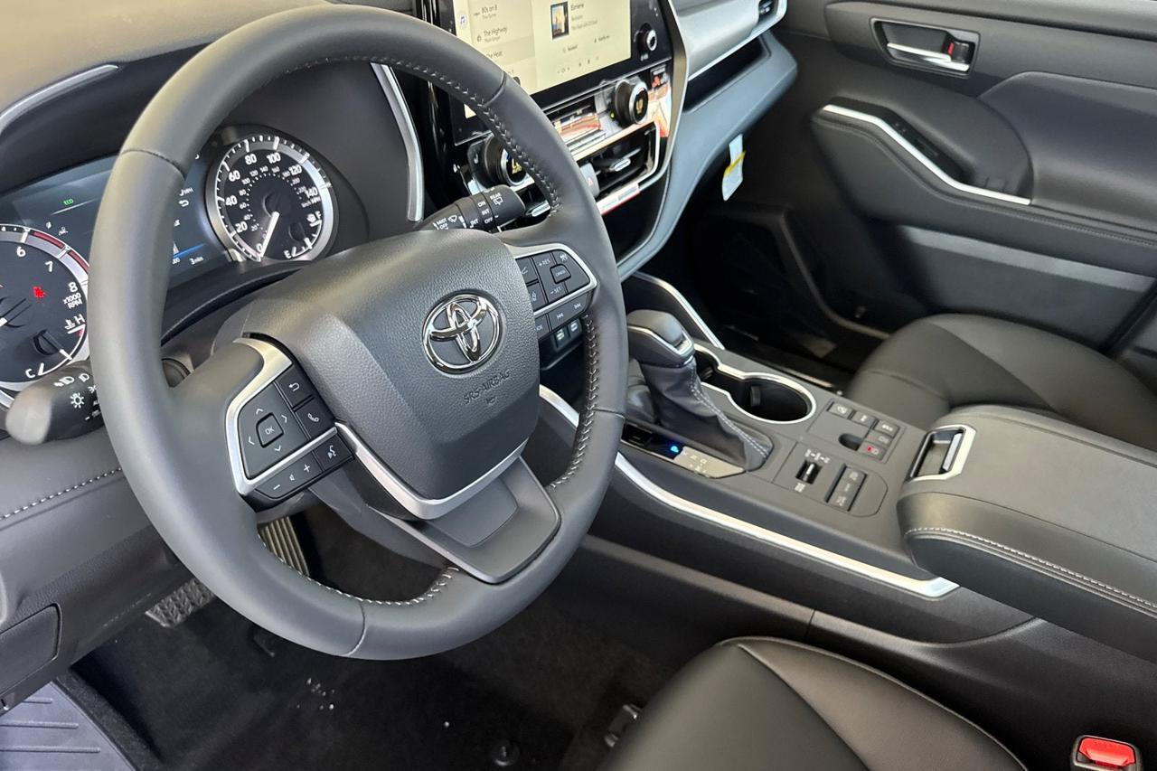2026 Toyota Highlander XLE Roseville CA