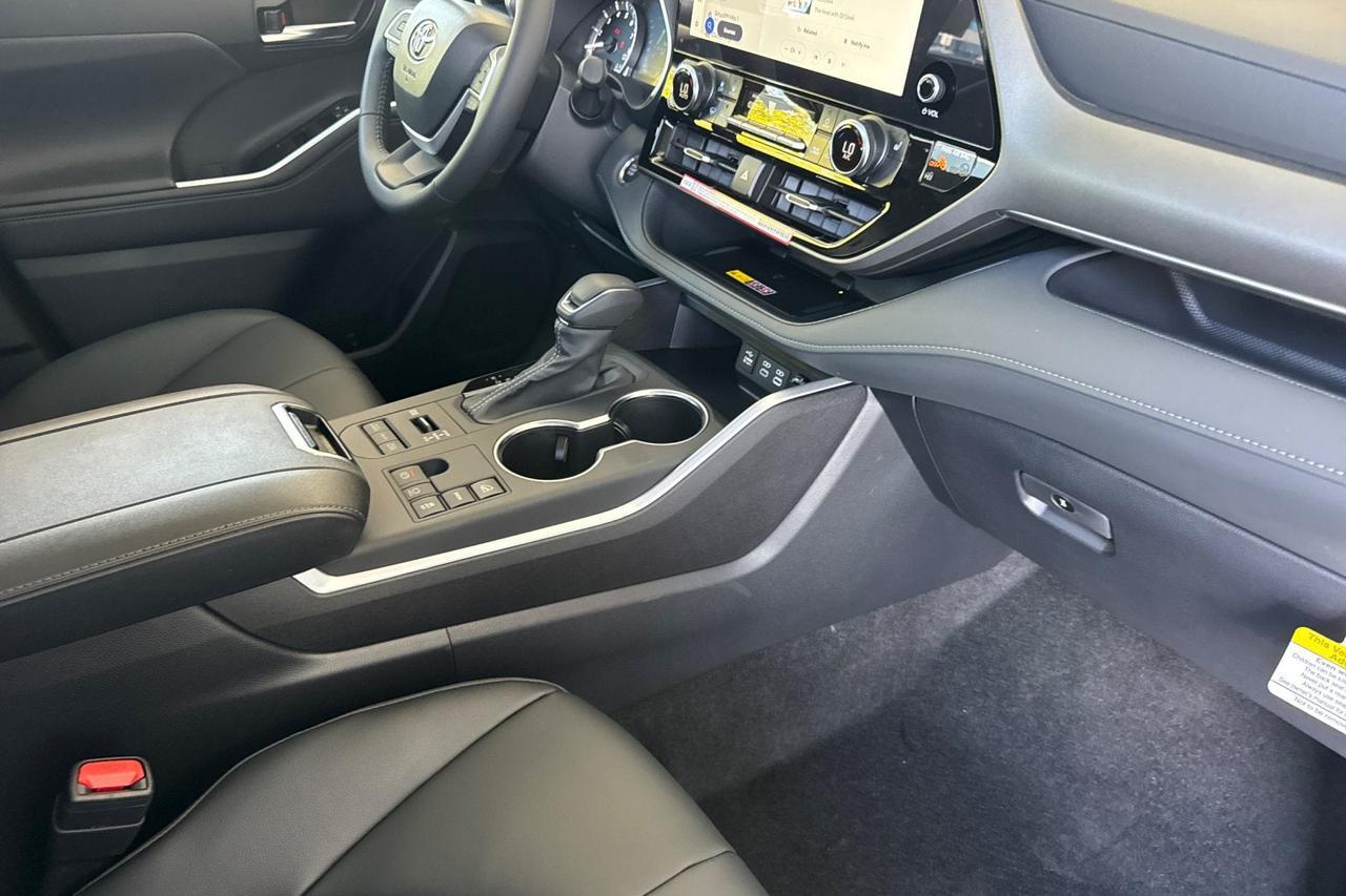 2026 Toyota Highlander XLE Roseville CA