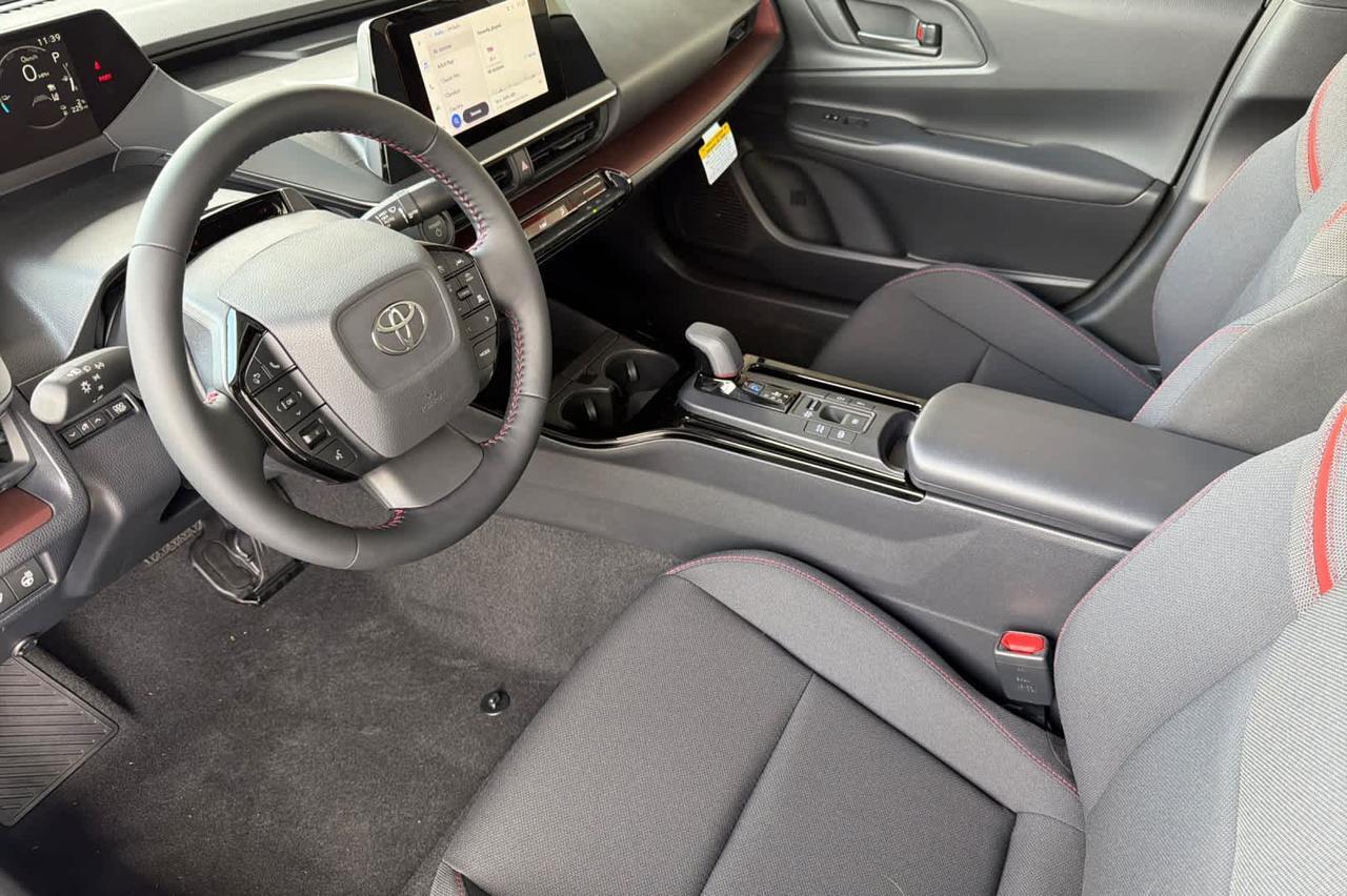 2026 Toyota Prius Plug-In Hybrid SE