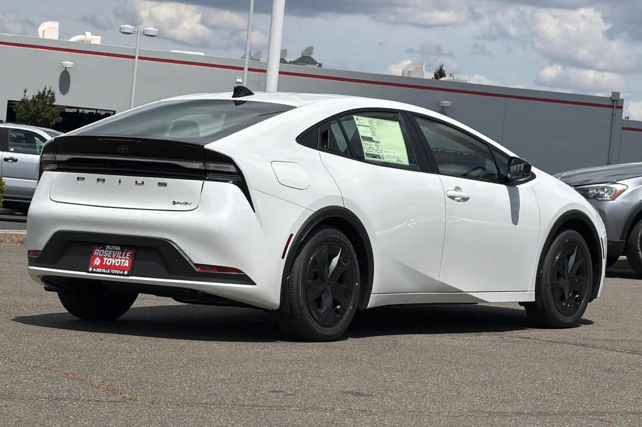 2026 Toyota Prius Plug-In Hybrid SE