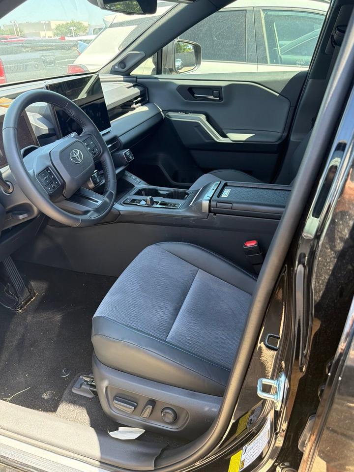 2026 Toyota RAV4 Plug-In Hybrid XSE Hurst TX